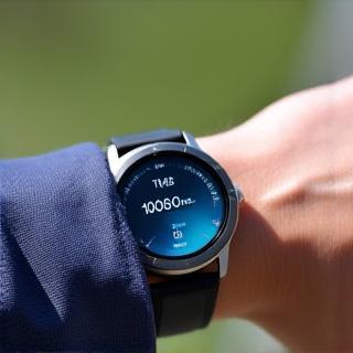 Smartwatch moderno no pulso